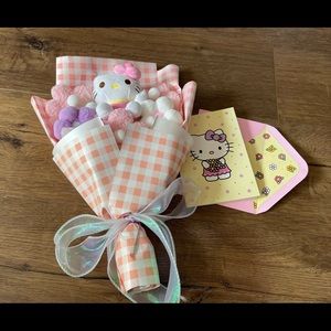 Brand NEW HELLO KITTY (Sanrio)-NWOT Plushie Bouquet with Card!